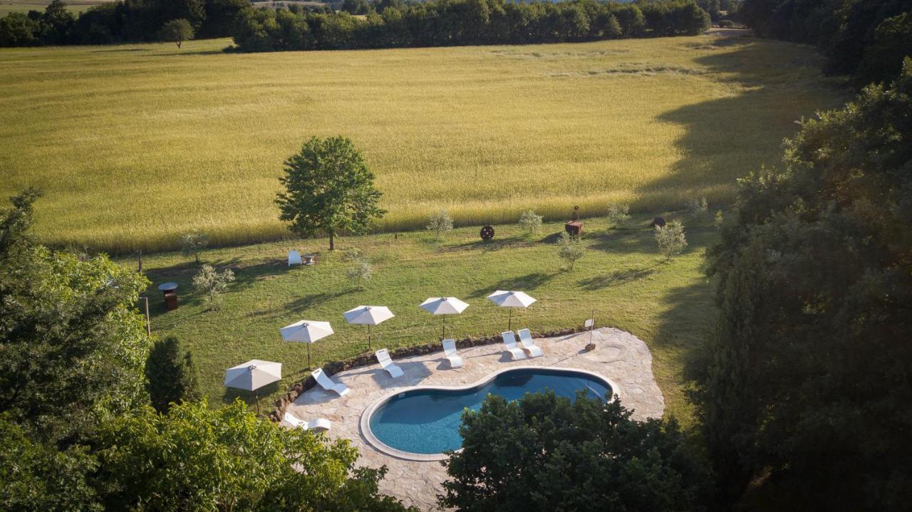 Glamping In Toscana, Luxury Tents In Agriturismo Biologico Sorano  Kültér fotó